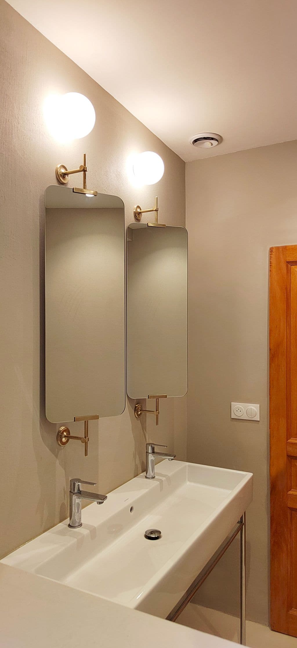 projet architecture interieure eoures renovation salle de bain beton resine.jpg