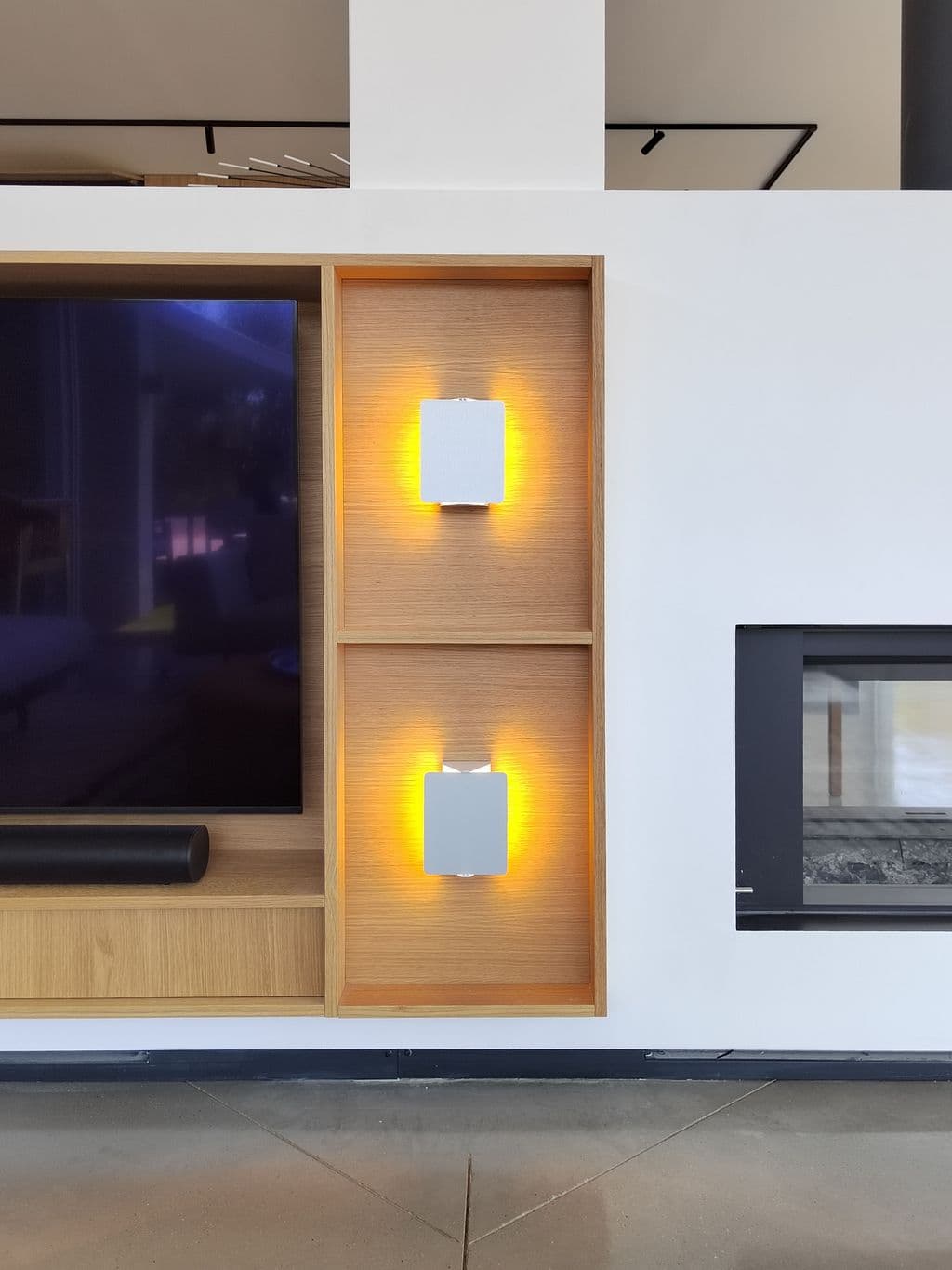 renovation maison contemporaine lascours applique volet charlotte perriand.jpg